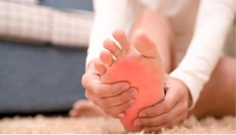 Dores nos pés: conheça os principais problemas e tratamentos